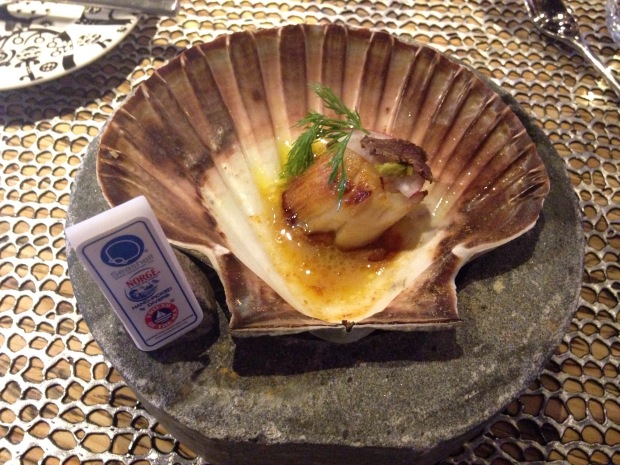 DIVER SCALLOP SEASONED WITH ITS DRIED ROE: Spruce Shoots, Reindeer Chips